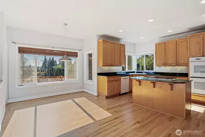 11633 SE 76th Court, Newcastle, WA 98056 - Photo 8