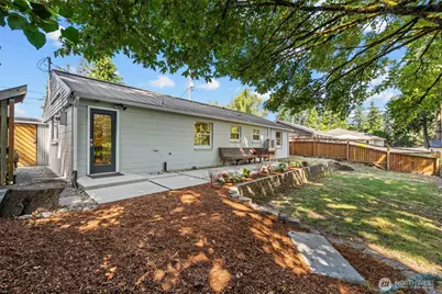 18218 Palatine Avenue N, Shoreline, WA 98133 - Photo 24