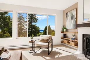 215 N 120th St, Seattle, WA 98133 - Photo 2