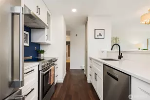215 N 120th St, Seattle, WA 98133 - Photo 12