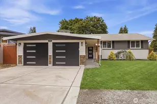 1724 N Narrows Dr, Tacoma, WA 98406 - Photo 2