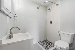 1724 N Narrows Dr, Tacoma, WA 98406 - Photo 18