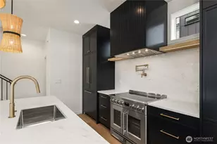 3638 Greenwood Ave N, Seattle, WA 98103 - Photo 4