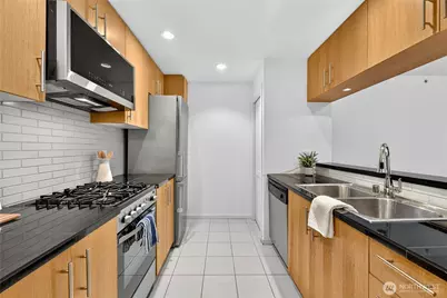 2721 1st Avenue #409, Seattle, WA 98121 - Photo 12