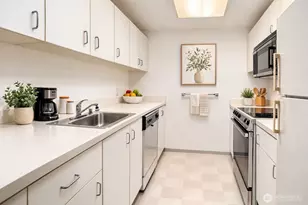 121 Vine St, Seattle, WA 98121 - Photo 6