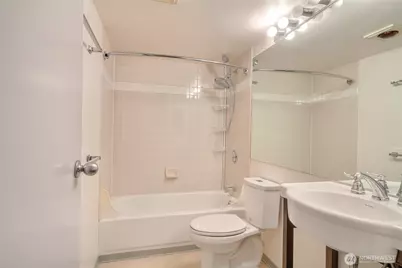 121 Vine Street #505, Seattle, WA 98121 - Photo 16