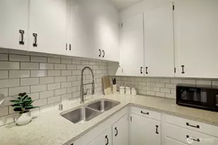 4725 15th Ave NE, Seattle, WA 98105 - Photo 16