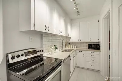 4725 15th Avenue NE #16, Seattle, WA 98105 - Photo 12