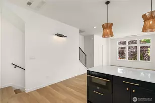3636 Greenwood Ave N, Seattle, WA 98103 - Photo 10
