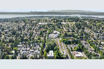 10398 NE 17 Street #204, Bellevue, WA 98004 - Photo 16