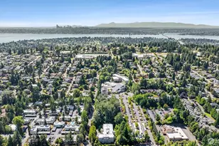 10398 NE 17th St, Bellevue, WA 98004 - Photo 16