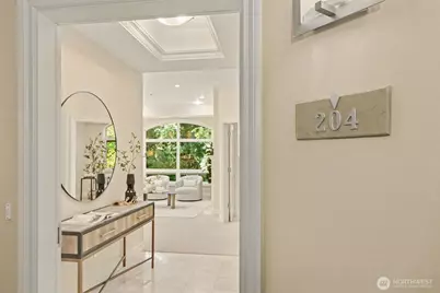 10398 NE 17 Street #204, Bellevue, WA 98004 - Photo 2