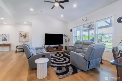 806 Mapleridge Drive, Everson, WA 98247 - Photo 14