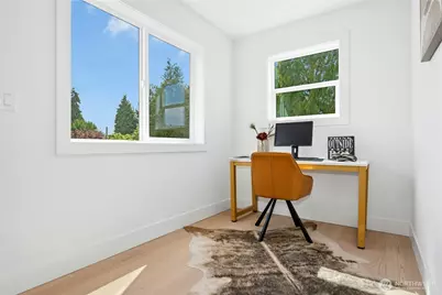 9240 Dayton Avenue N, Seattle, WA 98103 - Photo 20