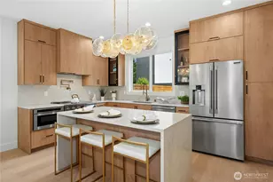 9240 Dayton Ave N, Seattle, WA 98103 - Photo 12