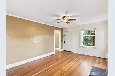 803 S 10th Street, Mount Vernon, WA 98274 - Photo 4