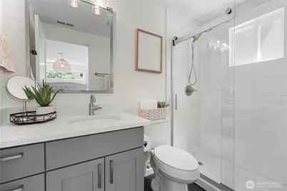 12032 38th Avenue NE, Seattle, WA 98125 - Photo 20
