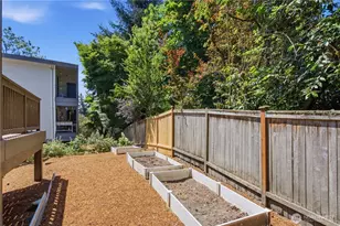 10135 NE 62nd St, Kirkland, WA 98033 - Photo 38