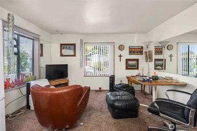 9810 Chandler Street S, Tacoma, WA 98444 - Photo 2