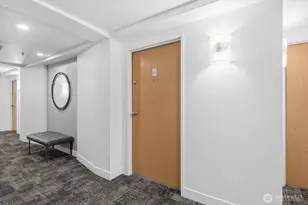 121 Vine St, Seattle, WA 98121 - Photo 4