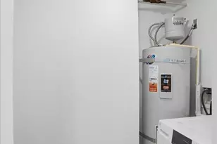 121 Vine St, Seattle, WA 98121 - Photo 8