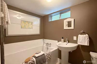 2448 1st Avenue W, Seattle, WA 98119 - Photo 26
