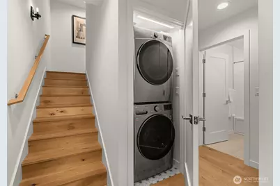2368 Franklin Avenue E #B, Seattle, WA 98102 - Photo 6