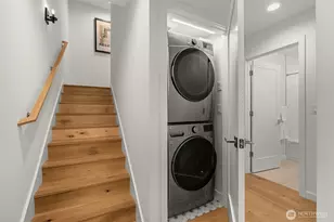 2368 Franklin Ave E, Seattle, WA 98102 - Photo 6