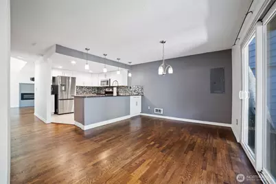 720 141st Lane SE #713, Bellevue, WA 98007 - Photo 2