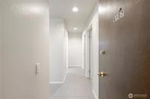 6107 NE 194th Pl, Kenmore, WA 98028 - Photo 2