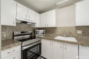 6107 NE 194th Pl, Kenmore, WA 98028 - Photo 12