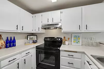 28610 16th Avenue S #202, Federal Way, WA 98003 - Photo 6