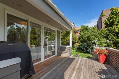 1218 3rd Avenue W, Seattle, WA 98119 - Photo 26