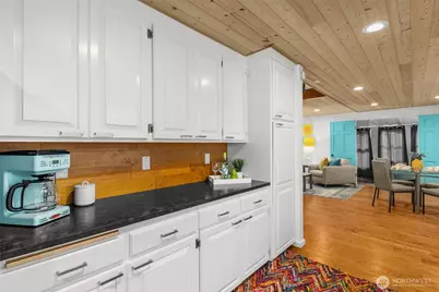 2144 N Westlake Ave N #01DO7, Seattle, WA 98109 - Photo 12