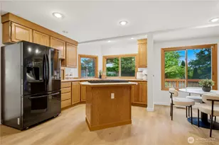 11607 SE 77th Pl, Newcastle, WA 98056 - Photo 14