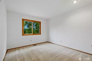 11607 SE 77th Pl, Newcastle, WA 98056 - Photo 26