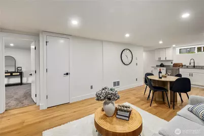 5520 Brooklyn Avenue NE, Seattle, WA 98105 - Photo 22