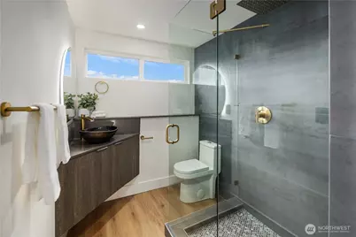 5520 Brooklyn Avenue NE, Seattle, WA 98105 - Photo 16