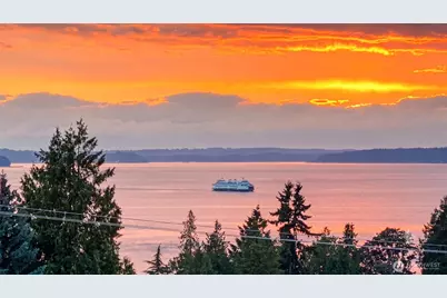 9297 44th Avenue SW, Seattle, WA 98136 - Photo 2
