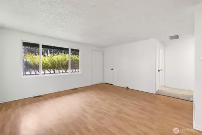 1112 Ridgeway Drive, Oak Harbor, WA 98277 - Photo 4