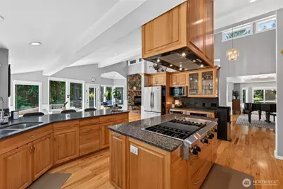 21017 Snag Island Drive East, Lake Tapps, WA 98391 - Photo 10