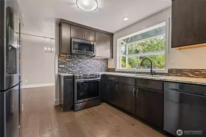 8414 NE 144th Place, Kirkland, WA 98034 - Photo 10