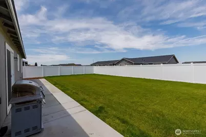 915 E Mt. Adams Street, Othello, WA 99344 - Photo 34