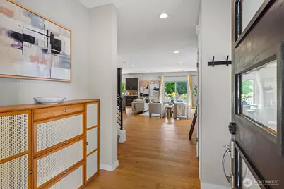 5957 17th Avenue SW, Seattle, WA 98106 - Photo 2