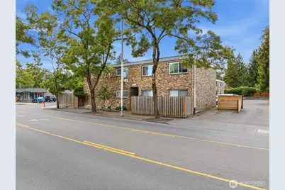 8701 35th Avenue NE #Apt 4, Seattle, WA 98115 - Photo 2