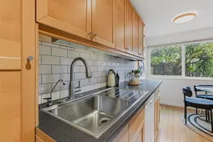 8701 35th Ave NE, Seattle, WA 98115 - Photo 18