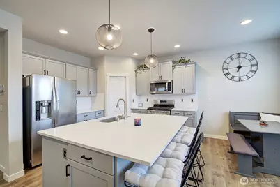 3240 104th Drive NE, Lake Stevens, WA 98258 - Photo 2