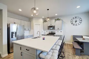 3240 104th Dr NE, Lake Stevens, WA 98258 - Photo 2