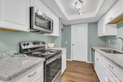 7425 Ruby Drive SW #E12, Lakewood, WA 98498 - Photo 10