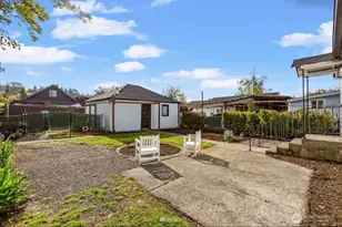 238 Meadow N, Renton, WA 98057 - Photo 16
